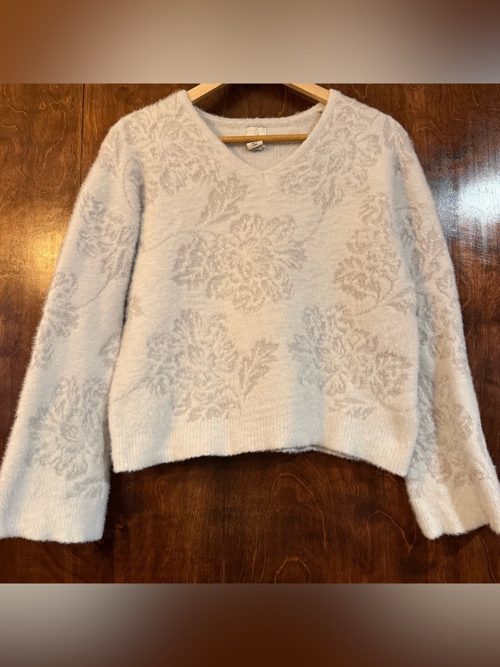 Joie Women’s M Ivory Metallic Floral Fuzzy Knit V-Neck Cropped Sweater